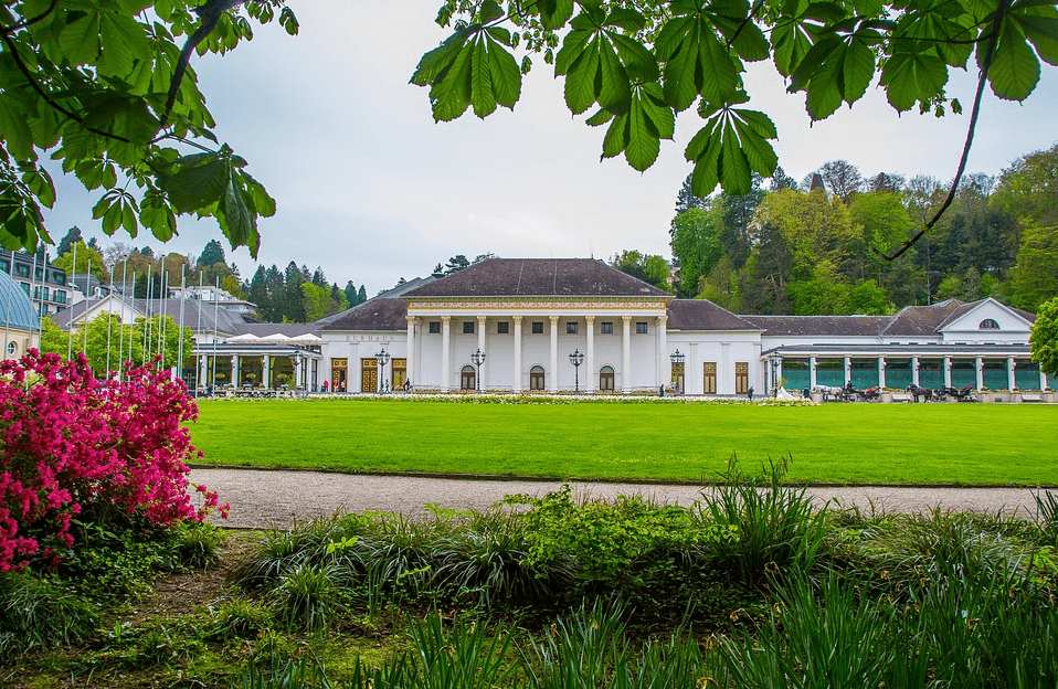 Imagine care arată cazinoul Kurhaus din Baden Baden