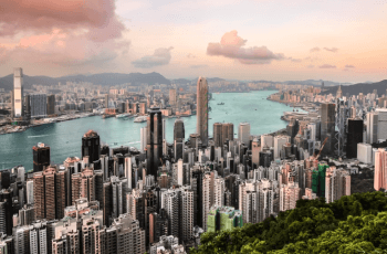 Este Hong Kong noul Macao?