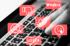 Cyberbullying și hărțuire cibernetică